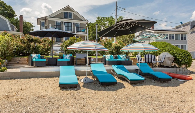 Fully Furnished Luxury Oceanfront Residence Temporary & Relocation Housing