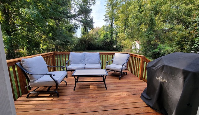 Fully-Furnished, Pet-Friendly, 3 bedroom. Fenced backyard. Close to everything!