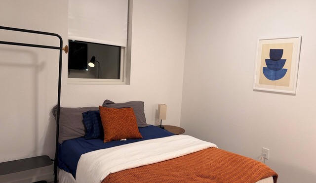 Fully Furnished Private Room at Downtown