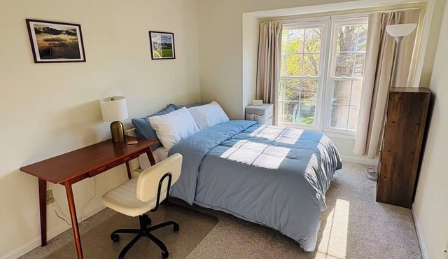 Fully furnished room & bath near DC metro, major hospitals & shops