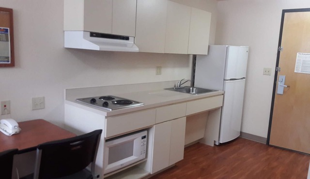 Fully Furnished Studio Weekly-Monthly