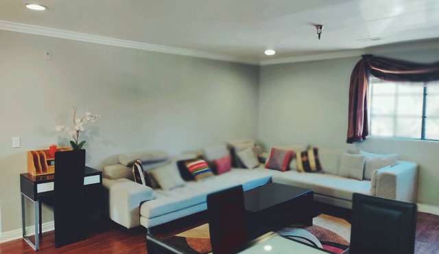 Fully Furnished Style 2 BHK - 1 BATH Apt in San Diego Poway-Miramar with Parking