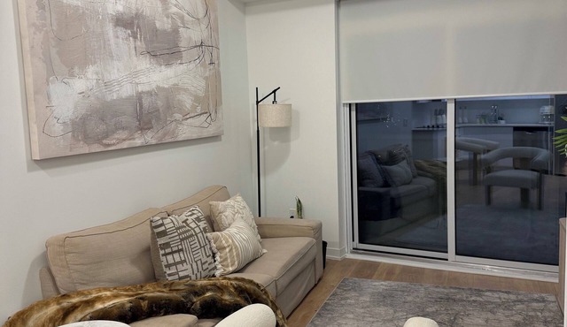 Fully Furnished Stylish Vaughan Condo near/Steps to VaughanMills