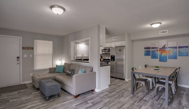 Fully Furnished, TV, Roku & Internet. Just Bring Your Suitcase