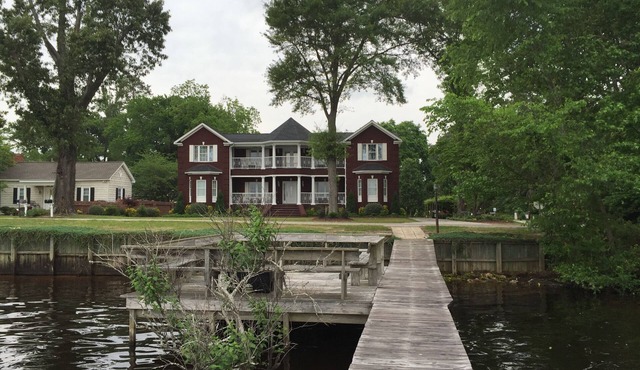 Fully Furnished Upstairs, Equipped Kitchen, Private Pier, Generac Generator