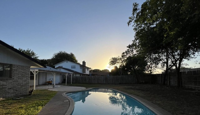 Fully Furnished & Holiday-Ready 4BR w/ POOL in TX