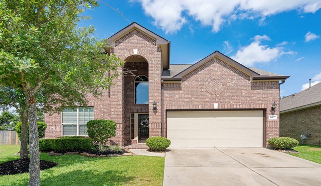 Fully-Furnished, Well Maintained Fairfield Home. Relax in Cypress, TX