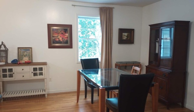 Fully Independent apartment with garage Manhattan Views