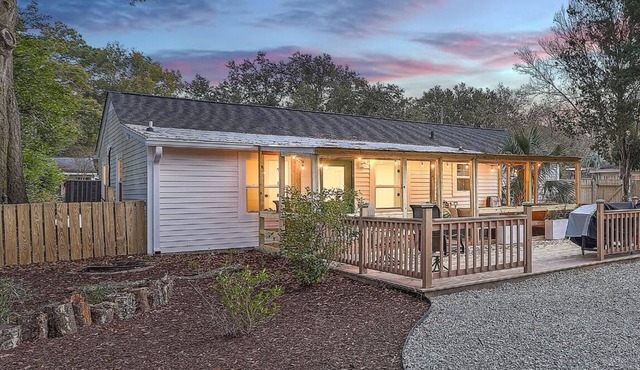 Fully Loaded Home ~ Kid Friendly ~ Outdoor Space