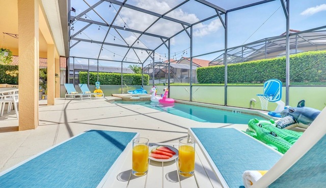 Fully-Loaded Modern Disney Family Villa w/Pool - 7 BR