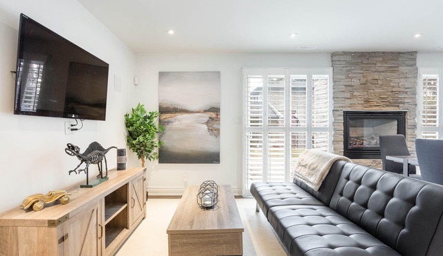 Fully Private Apartment - New Luxury Two Bed Private Apartment By The Lake