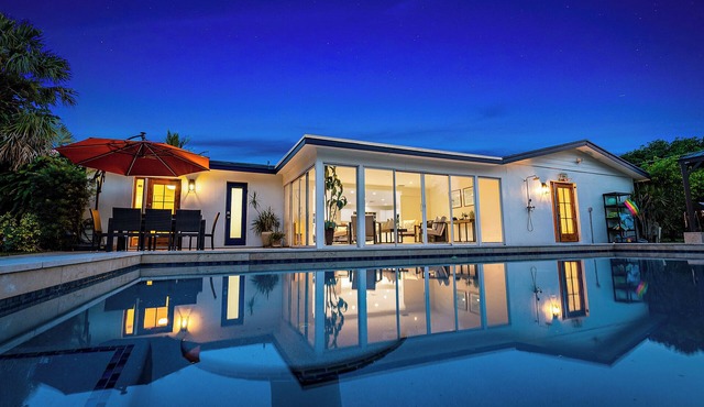 Fully Remodeled, Huge Backyard, Pet-Friendly, Pool