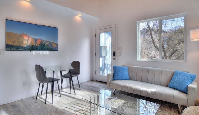 Fully Remodeled Cabin with Deck - 10 Minutes to DGO - AC