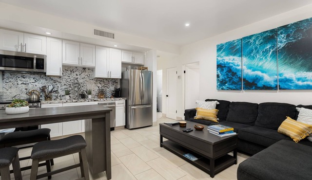 Fully Remodeled Desert Retreat!