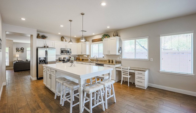 Fully Remodeled Family Home Beautiful Quiet NW Peoria Near Golf & Mountains
