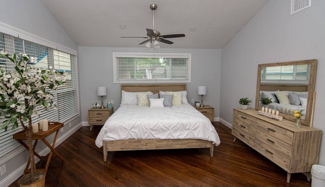 Fully Remodeled Home near Dickie's Arena, Will Rogers and Downtown | Great for Families & Friends