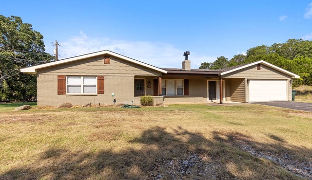 Fully remodeled near lake Arbuckle and all that Murray county has to offer!