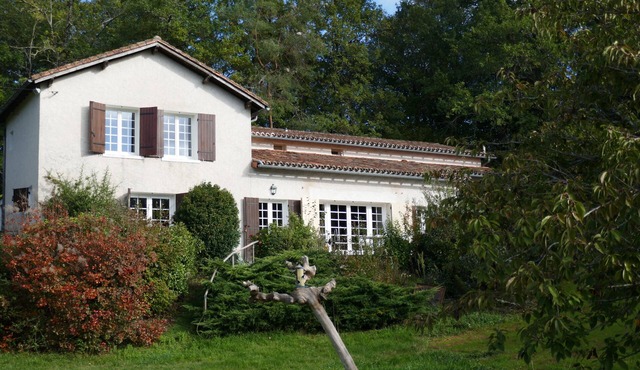 Fully renovated country house with swimming pool