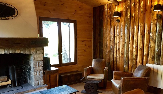 Fully renovated chalet with terrace and fireplace, pool and tennis access