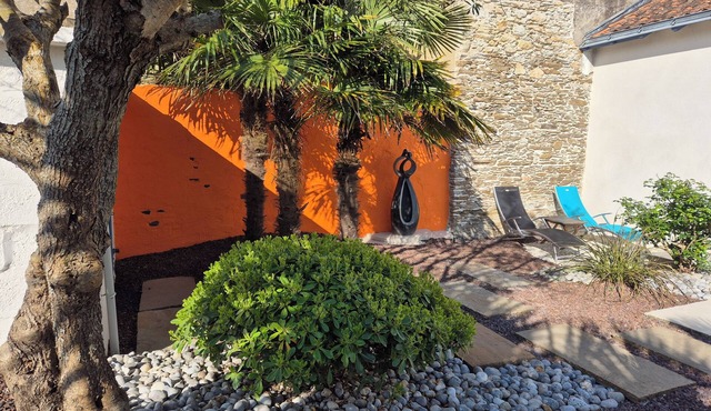 Fully renovated house, all comforts, near beach, free wi-fi access.