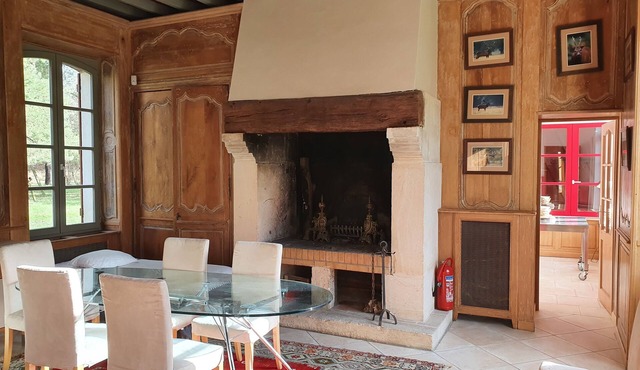 Fully renovated forest house 60kms from Paris
