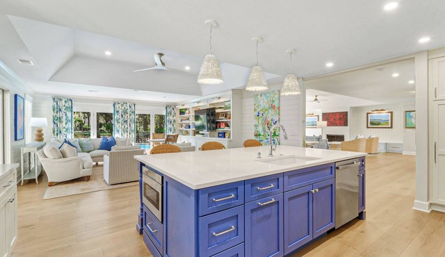FULLY RENOVATED, Gorgeous 3 Bedroom Sea Pines Home - Private Pool - Golf View