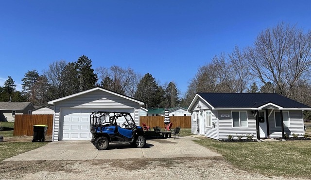 Fully renovated cabin with new furnishings and appliances.