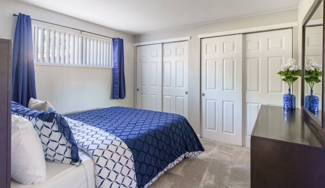 Fully Renovated 1300sqft Unit |15 minutes to Downtown | Great for Families