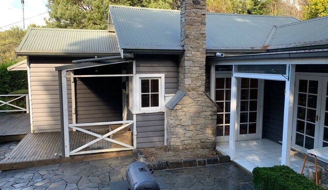 Fully renovated 1940s cottage in Warburton