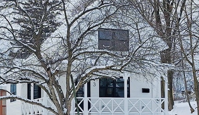 Fully Renovated 2-bedroom Home in Ticonderoga Perfect for Relaxing Stays