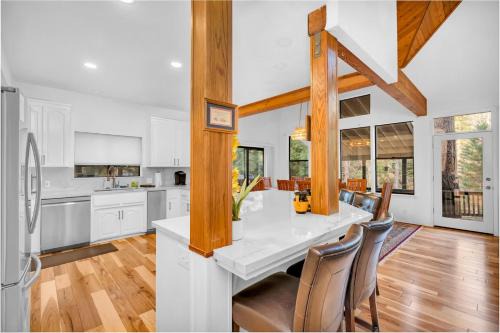 Fully Renovated 3Bd at Yosemite's South Gate