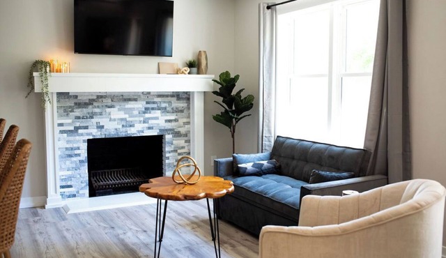Fully renovated 4 bedroom home in Downtown Overland Park!