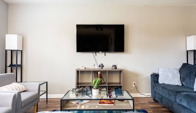 Fully renovated 4BR close to everything