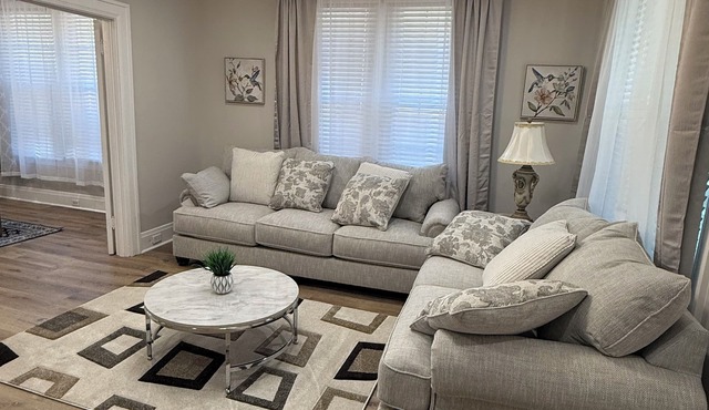 Fully renovated Charming 2-bedroom with full kitchenin amazing at1423 Madison av