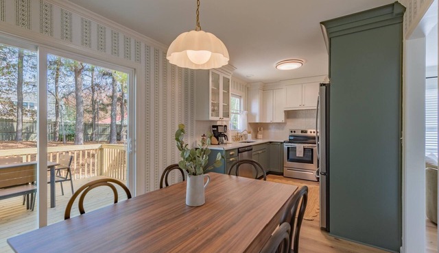 Fully Renovated - Fuquay-Varina Cottage + Pets