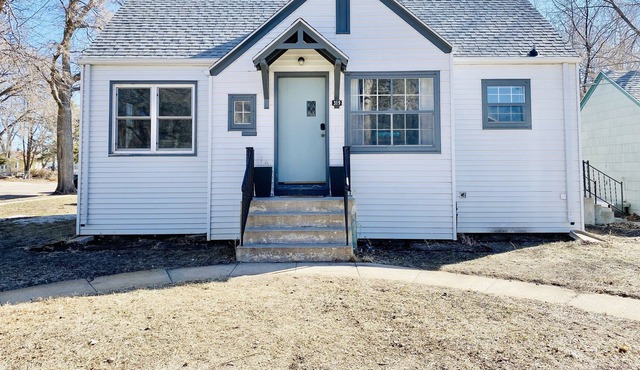 Fully Renovated Home 3 Blocks to Main Street, 10 Minutes to Lake Mac!