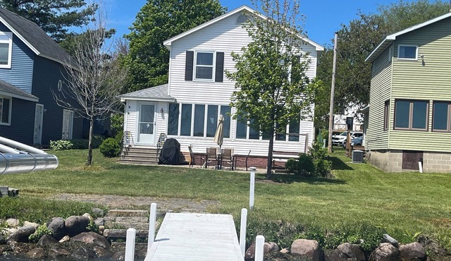 Fully renovated lake front homenon Delavan’s North Shore
