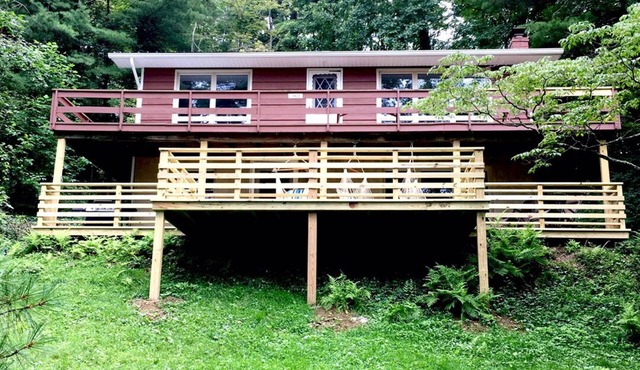 Fully Renovated Leesville Lake - Contemporary Cabin, 2 Marinas on lake!