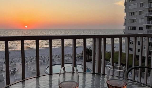 Fully Renovated Luxury Beach Condo with Epic Sunsets