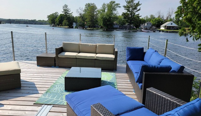 Fully renovated luxury waterfront cottage