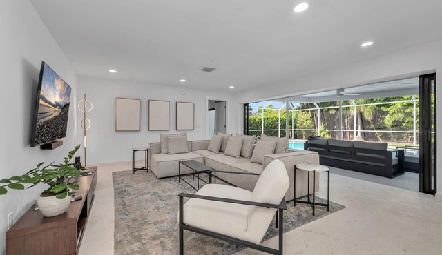 Fully Renovated Luxury Home W/Private Beach Access & Optional Golf Cart