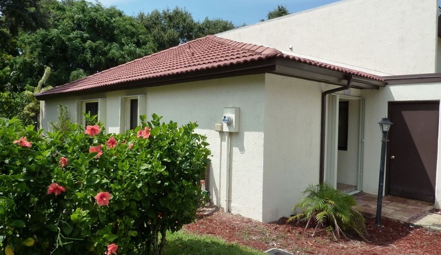Fully Renovated Modern Beachside 2/2 Gated Community Ocean Woods Florida