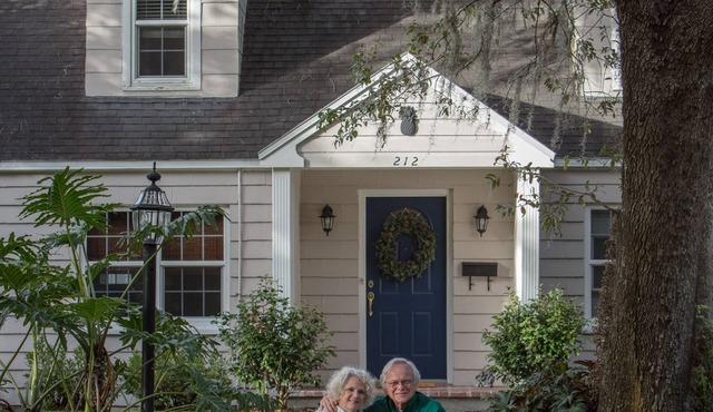 Fully Renovated "Old Florida" Apartment