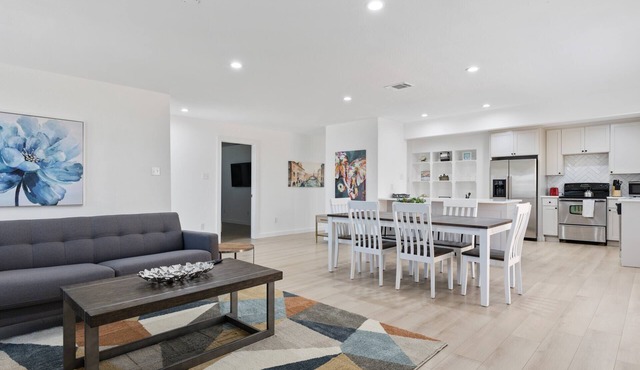Fully Renovated, Spacious House!