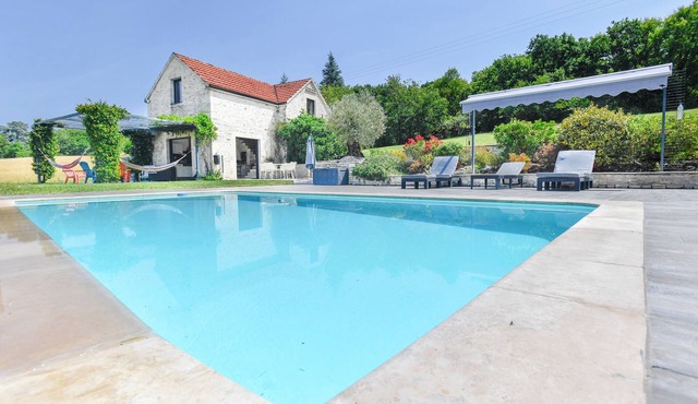 Fully renovated stone barn in SAINT-MÉDARD (LOT)