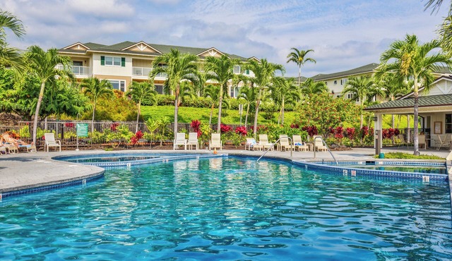 FULLY RENOVATED UNIT. 3 BDRM, 3 BATH SLEEPS 8. PERFECT FOR GRANDPARENTS