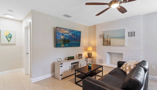 Fully Renovated Tropical Oasis Near The Cruise & Airport - By Avi