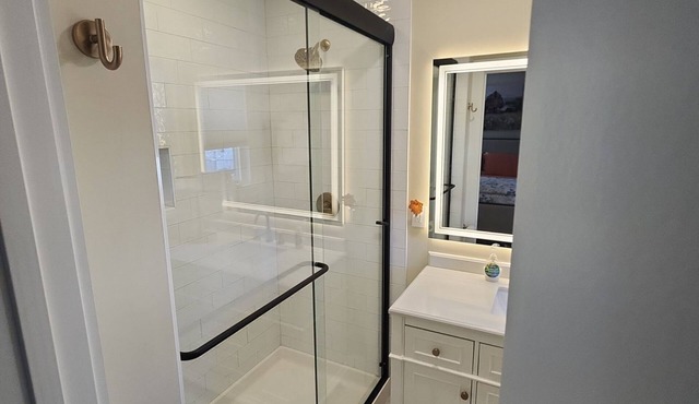 Fully renovated warm & bright 3-bedroom home in wonderful Mechanicsville.
