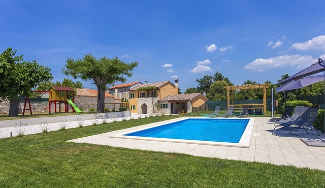 Fully Renovated Villa in quiet surroundings.