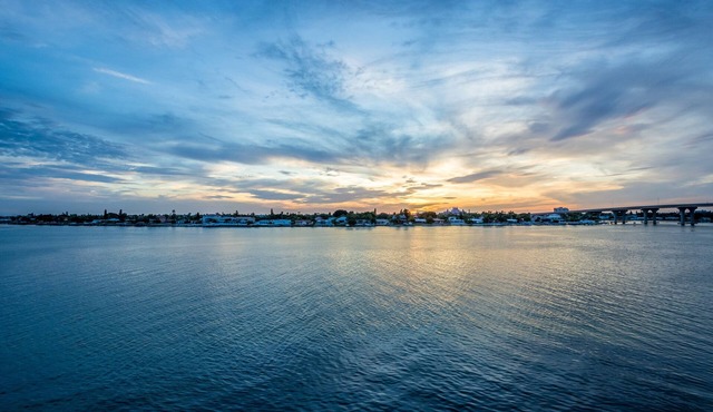 Fully Renovated Waterfront Condo on Isla del Sol
